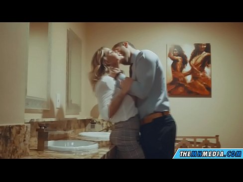 ❤️ Ilehoria busti batek komun publiko batean seduzitzen zaituenean ❌ Pornografia pornoan eu.virtsextor.ru ❌️❤
